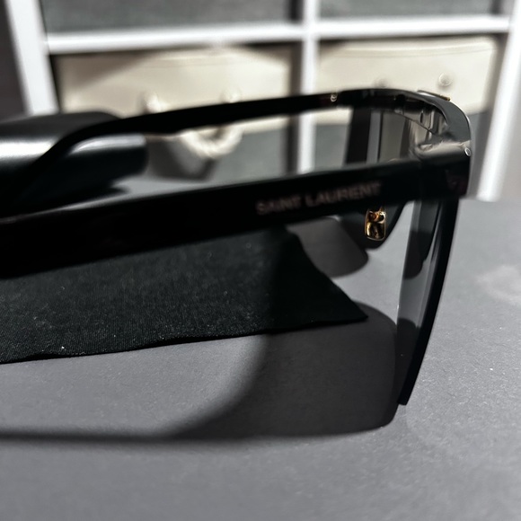 Saint Laurent Shades SL 537 Palace - Picture 6 of 9